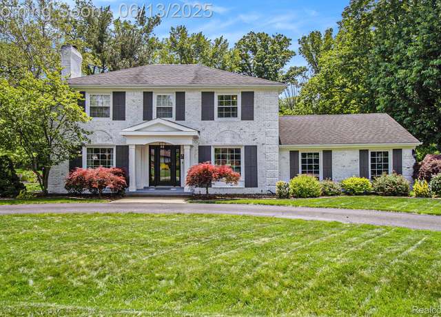 Property at 9875 Island Dr, Grosse Ile, MI 48138, 4 beds, 2.5 baths