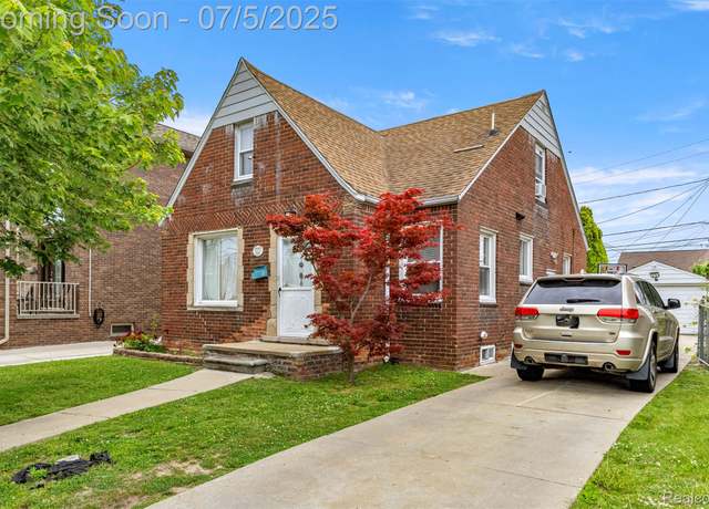Property at 5270 Steadman St, Dearborn, MI 48126, 3 beds, 2 baths