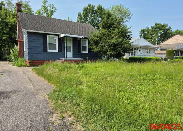 Property at 71 Biltmore Dr, Troy, MI 48084, 2 beds, 2 baths