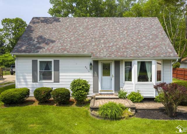 Property at 6913 Maplewood Dr, Temperance, MI 48182, 4 beds, 2 baths