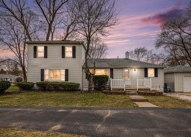 Property at 3804 Lincoln Ave, St Joseph, MI 49085, 3 beds, 2 baths