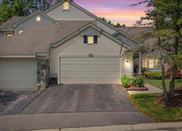 Property at 7570 Danbury Cir, West Bloomfield, MI 48322, 3 beds, 3.5 baths