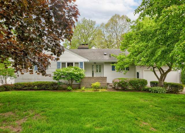 Property at 1215 Orchard Rd, Essexville, MI 48732, 3 beds, 2.5 baths