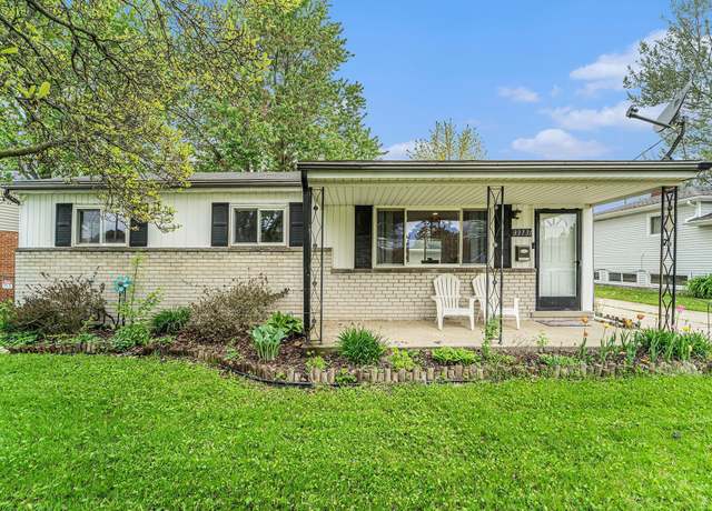 Property at 33731 Newport Dr, Sterling Heights, MI 48310, 3 beds, 1.5 baths
