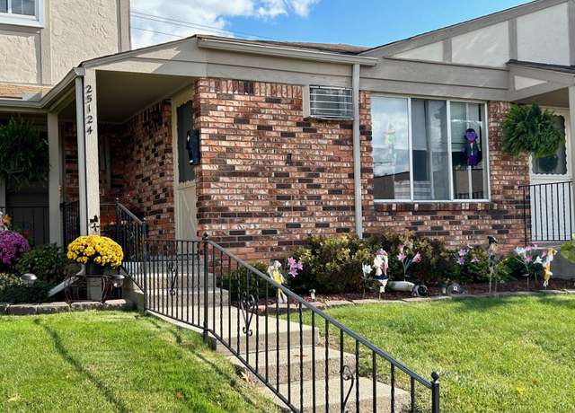 Property at 25124 Franklin Ter #7, South Lyon, MI 48178, 1 bed, 1.5 baths