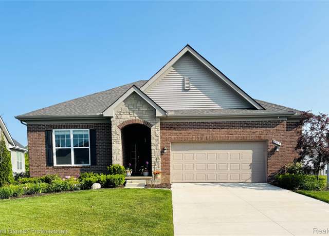 Property at 8075 Alyssa Dr, Brighton, MI 48116, 3 beds, 2.5 baths