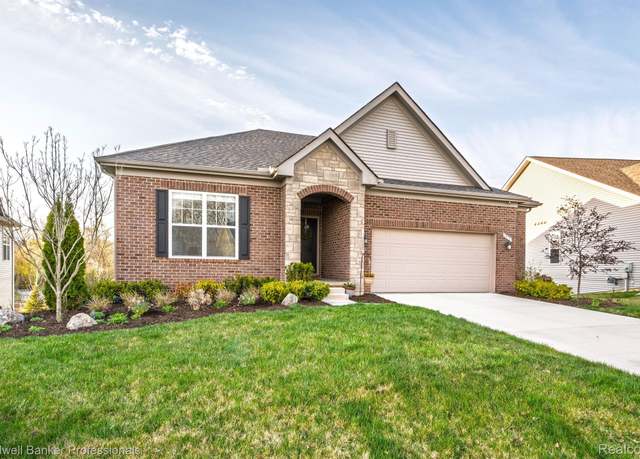 Property at 8075 Alyssa Dr, Brighton, MI 48116, 3 beds, 2.5 baths