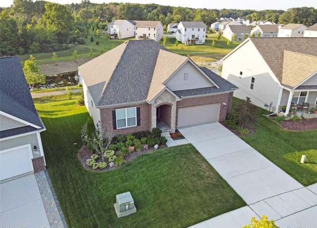 Property at 8075 Alyssa Dr, Green Oak Township, MI 48116, 3 beds, 2.5 baths