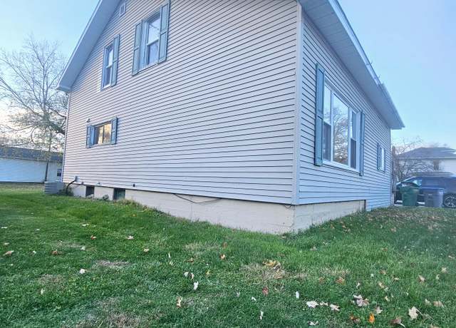 Property at 103 S Prospect St, Sturgis, MI 49091, 5 beds, 1.5 baths