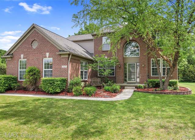 Property at 6323 Moonstone Dr Dr, Grand Blanc, MI 48439, 4 beds, 3.5 baths