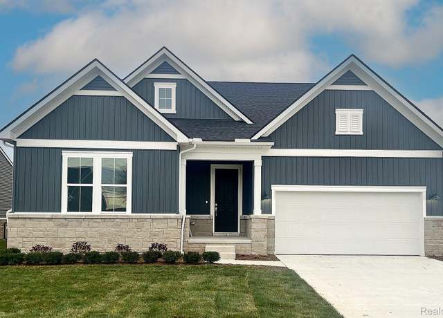 Property at 20384 Banbury Ct, Macomb, MI 48044, 3 beds, 2 baths