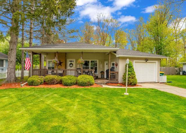 Property at 2510 Brownwood Dr, Port Huron, MI 48060, 4 beds, 2 baths