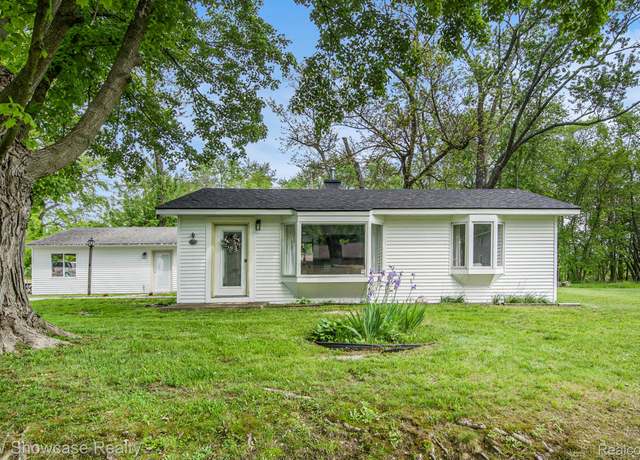 Property at 1701 Marylestone Dr, West Bloomfield, MI 48324, 2 beds, 1 bath