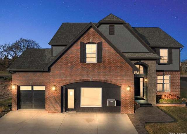 Property at 4044 Blossom Dr, Sterling Heights, MI 48314, 4 beds, 2.5 baths