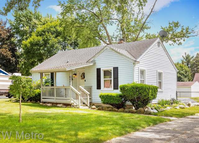 Property at 4865 Maycrest Dr, Waterford Charter Township, MI 48328, 2 beds, 2 baths