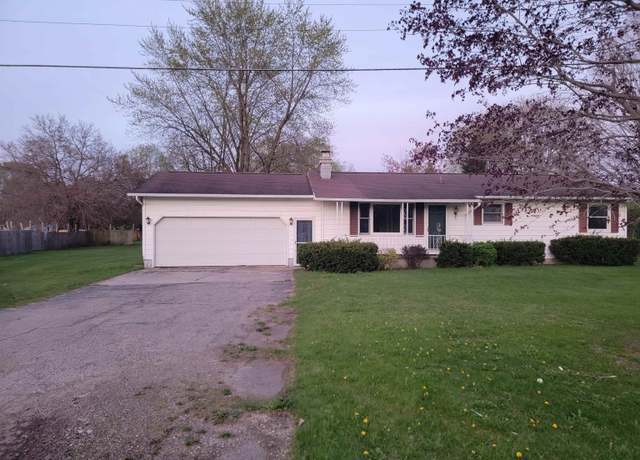 Property at 623 S Main Rd, Chesaning, MI 48616, 2 beds, 1.5 baths