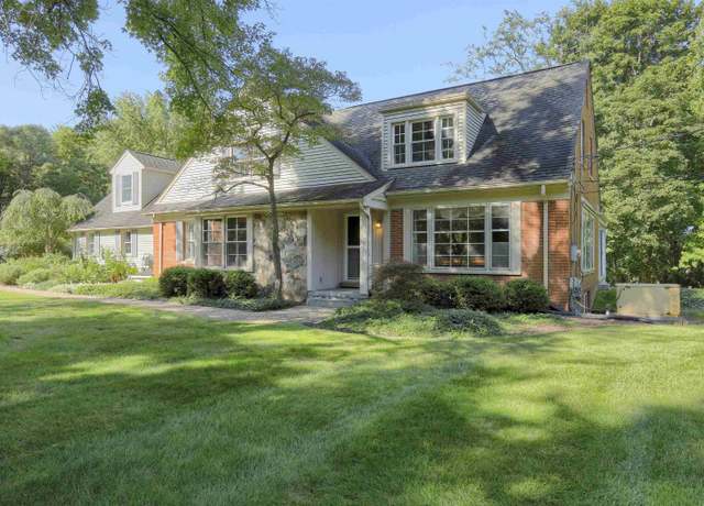 Property at 6022 Orion Rd, Rochester Hills, MI 48306, 4 beds, 4 baths