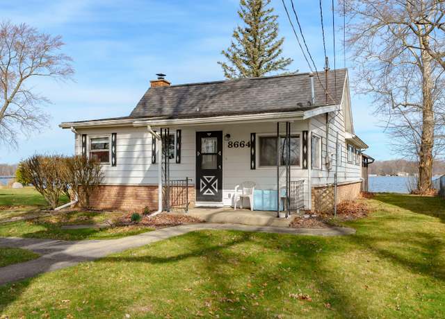 Property at 8664 E Long Lake Dr, Scotts, MI 49088, 3 beds, 1 bath