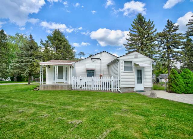 Property at 6154 Roberta St, Burton, MI 48509, 3 beds, 1 bath