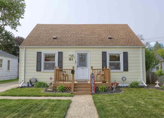 Property at 51 Leonore St, Mt Clemens, MI 48043, 3 beds, 1.5 baths