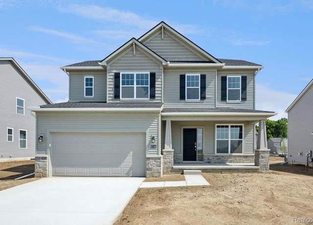 Property at 27142 Silo Dr, Saline, MI 48176, 3 beds, 2.5 baths