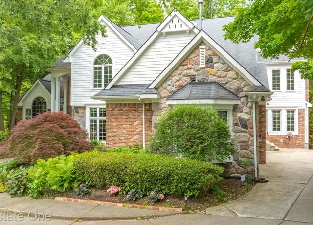 Property at 6212 Bromley Ct, West Bloomfield, MI 48322, 5 beds, 6 baths