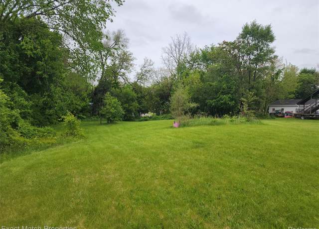 Property at 28 Stout Street St, Pontiac, MI 48341