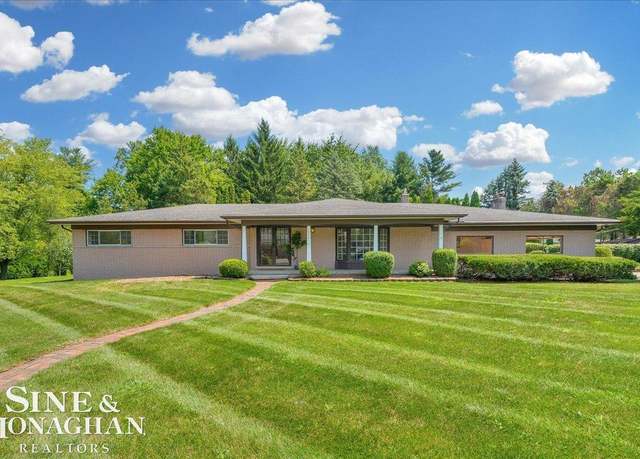 Property at 53910 Sophia Dr, Shelby Charter Township, MI 48316, 4 beds, 2 baths