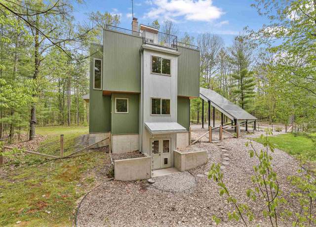 Property at 145 Fisher Rd, Traverse City, MI 49685, 2 beds, 1.5 baths