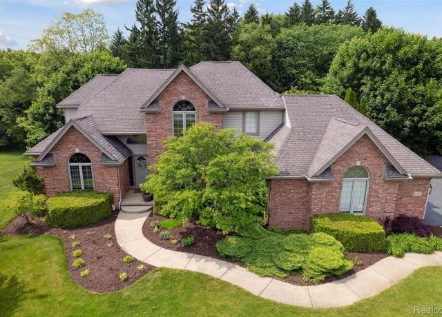 Property at 3468 High Hillcrest Dr, Howell, MI 48843, 4 beds, 4.5 baths