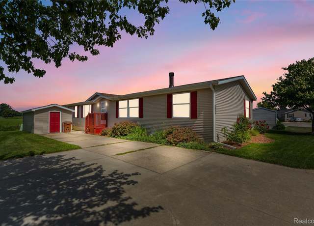 Property at 4472 Wynnwood Dr, Howell, MI 48843, 3 beds, 2 baths