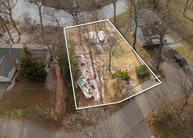 Property at 4325 Oakguard Dr, White Lake, MI 48383, 3 beds, 1 bath