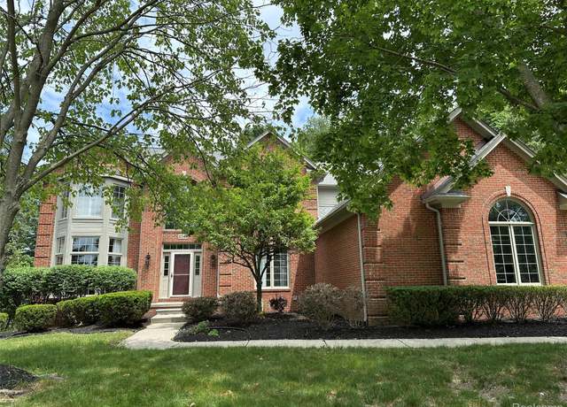 Property at 21346 Wheaton Ln, Novi, MI 48375, 4 beds, 3.5 baths