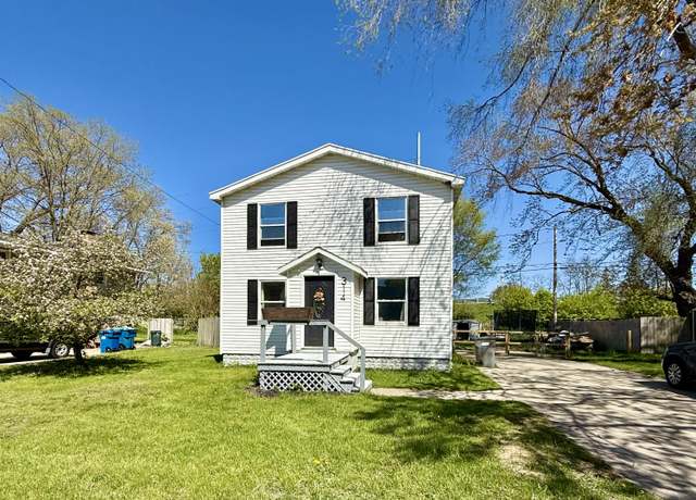 Property at 314 Maple St, Spring Lake, MI 49456, 4 beds, 1 bath