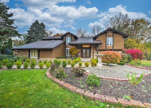 Property at 3052 Westman Ct, Bloomfield Hills, MI 48304, 4 beds, 2.5 baths