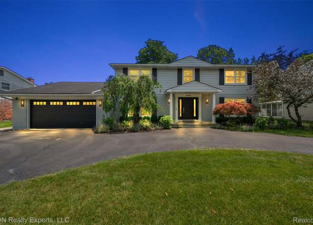 Property at 28440 Brooks Ln, Southfield, MI 48034, 6 beds, 4 baths