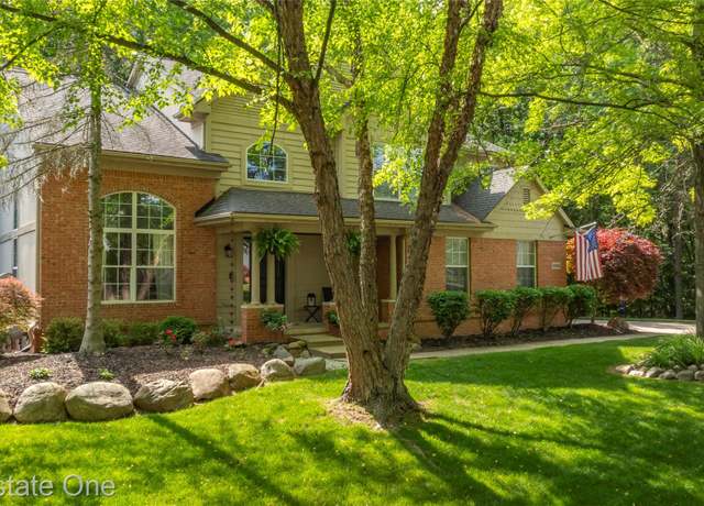 Property at 31085 Chatsford St, Novi, MI 48377, 4 beds, 2.5 baths
