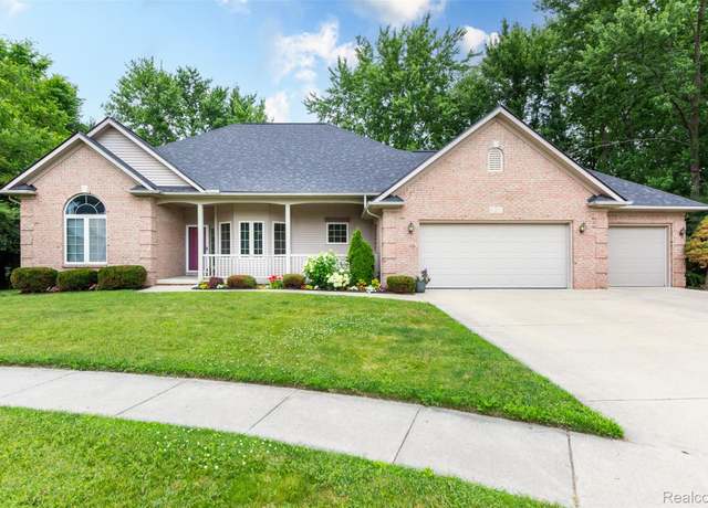Property at 10267 Coachman Ct, Davison, MI 48423, 3 beds, 2.5 baths