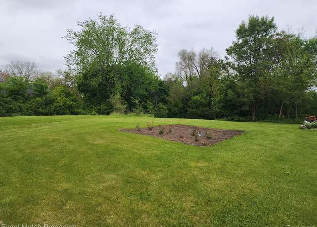Property at 20 Stout St, Pontiac, MI 48341