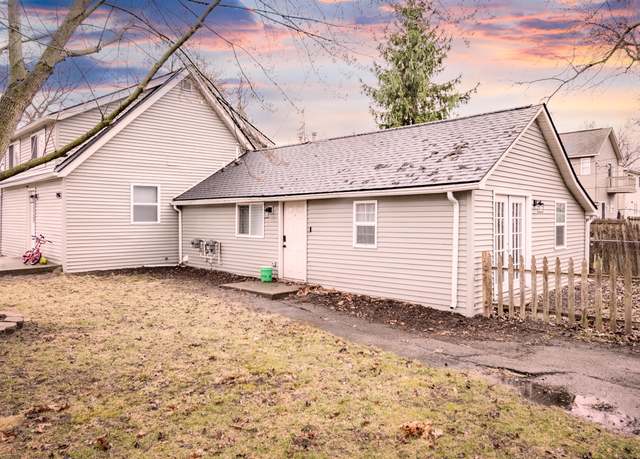 Property at 21487 Averhill St, Farmington Hills, MI 48336, 5 beds, 3 baths