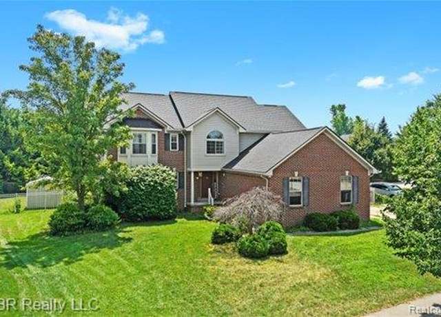 Property at 20077 Dovetail Dr, Brownstown, MI 48183, 4 beds, 2.5 baths