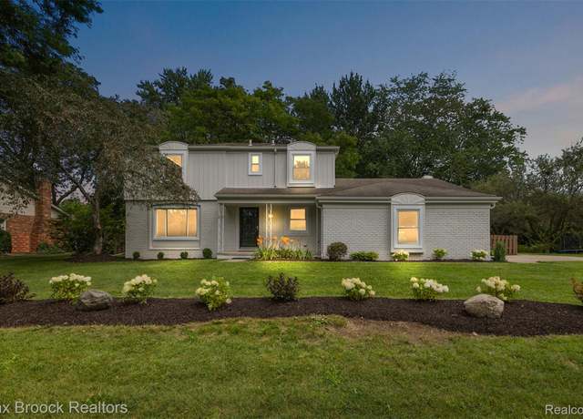 Property at 5362 Hertford Dr, Troy, MI 48085, 4 beds, 2.5 baths