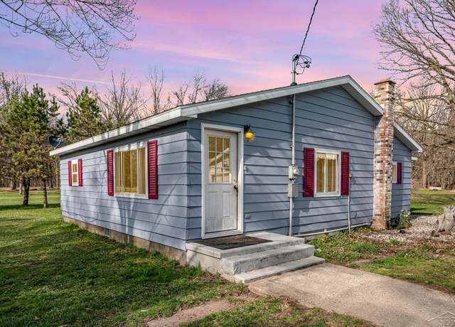 Property at 1635 S Castor Rd, Midland, MI 48640, 2 beds, 1 bath