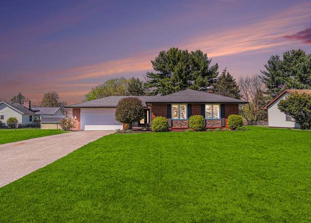 Property at 2057 Pinewood St, Jenison, MI 49428, 3 beds, 2 baths