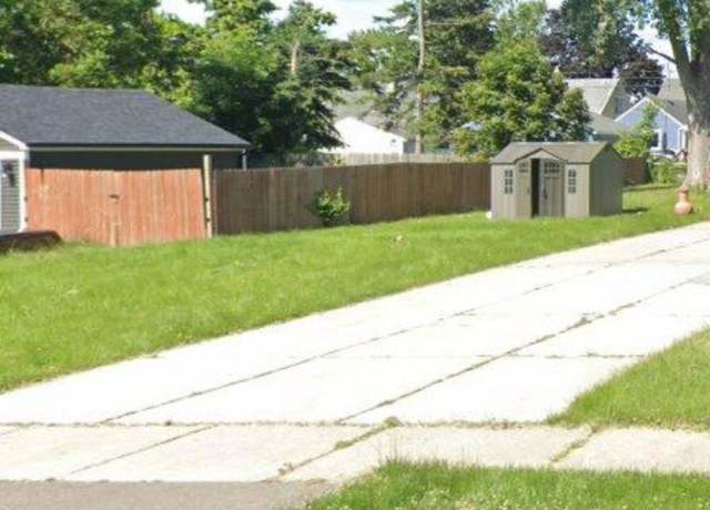 Property at 7029 Belton St, Garden City, MI 48135, 1 bath