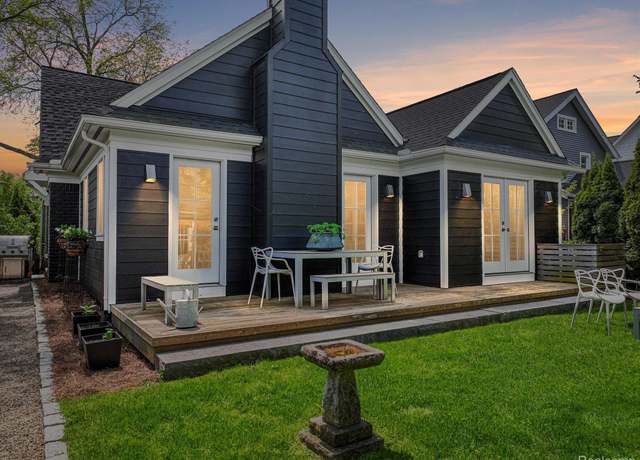 Property at 608 W Lincoln St, Birmingham, MI 48009, 2 beds, 2.5 baths