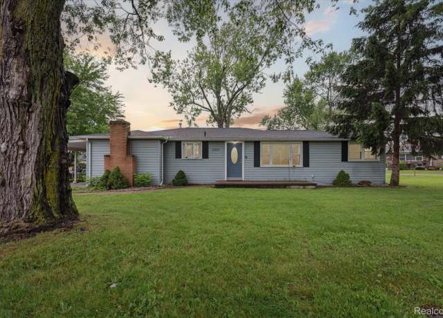 Property at 2357 Grand Blvd, Monroe, MI 48162, 3 beds, 1.5 baths