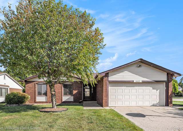 Property at 5055 Scarsdale Dr, Sterling Heights, MI 48310, 3 beds, 2 baths