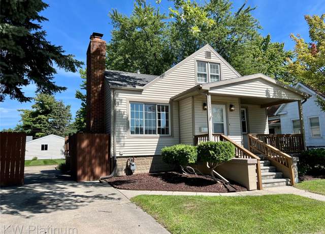 Property at 1031 White St, Port Huron, MI 48060, 3 beds, 1 bath