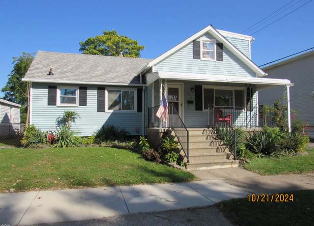 Property at 634 Pearl St, Marine City, MI 48039, 3 beds, 2 baths